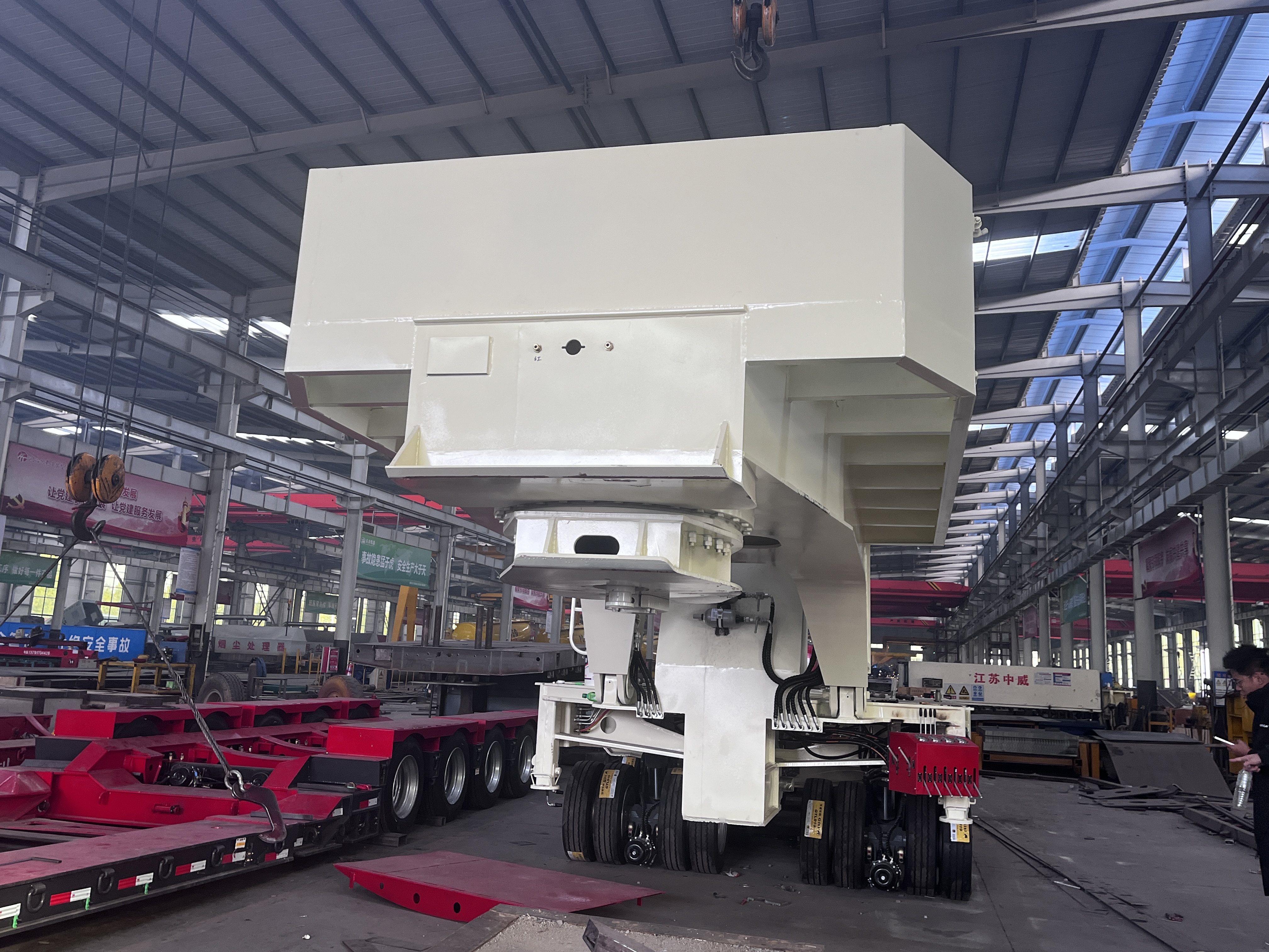Hydraulic modular trailer power pack unit (PPU) with multi-axle chassis, heavy haul transport vehicle for transformer and power equipment transport in factory
