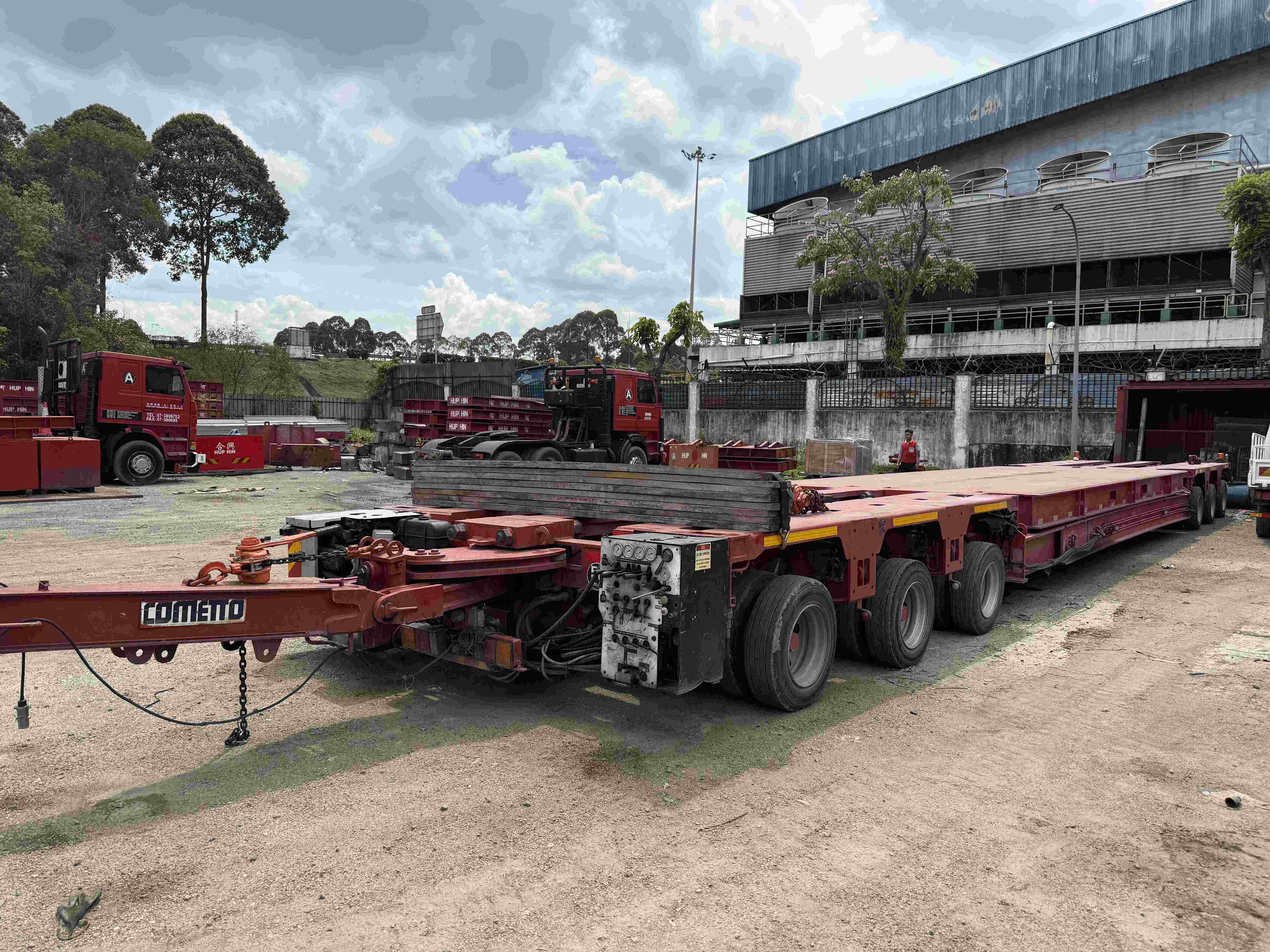 HUAYUE's local assembly facility and spare parts warehouse in Malaysia, guaranteeing fast after-sales support and maintenance