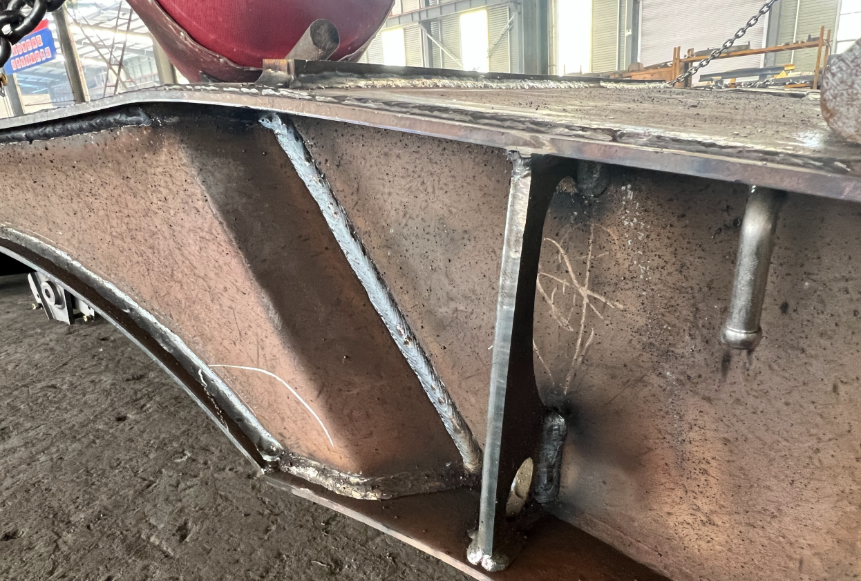 trailer-main-beam-welding-seam-details