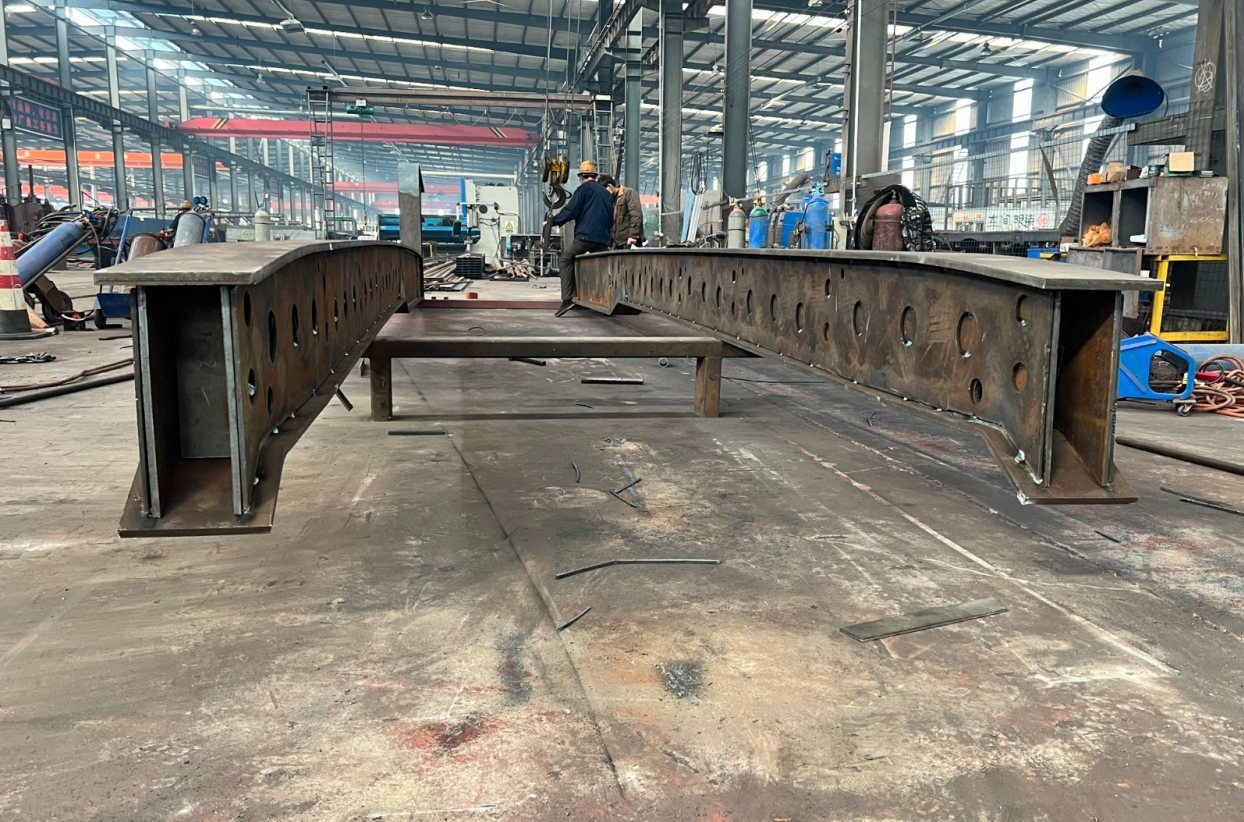 Why Your Lowbed Fails in 3 Years: Ending Main Beam Sagging & Fracture Risks